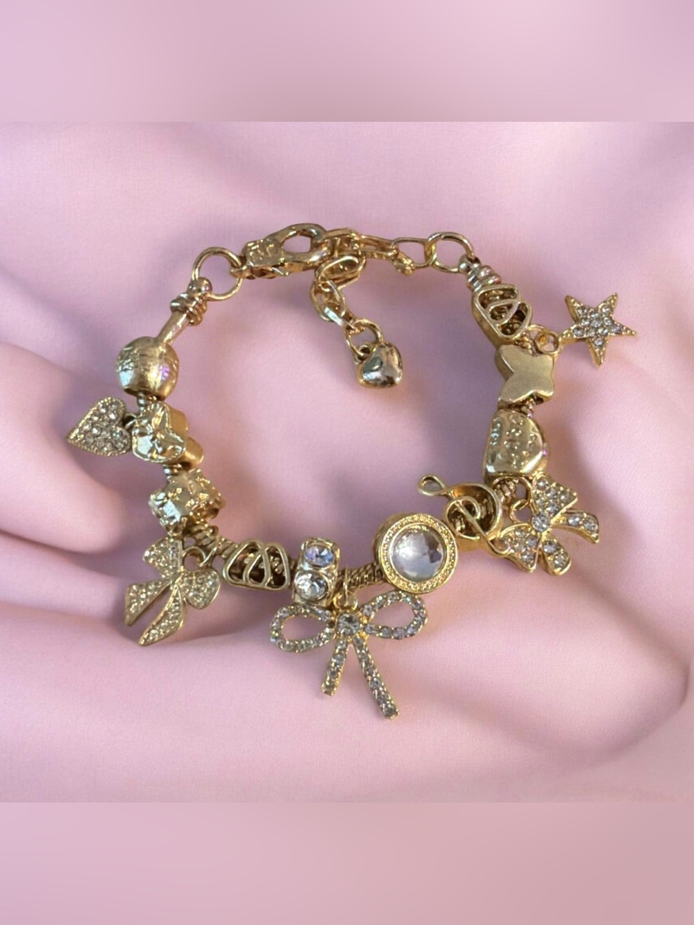 1 LEFT‼️ Gold Charm Bracelet - Women’s Elegant Jewelry Bow & Heart Design